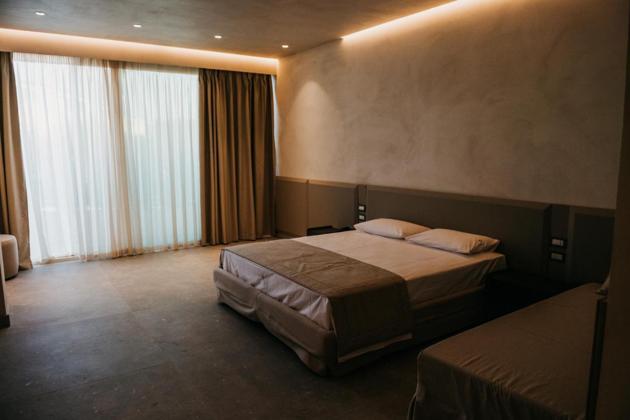 Elite Bay Durres 4*